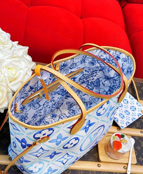 LV Neverfull MM - Image 9