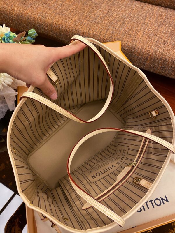 LV Neverfull MM - Image 7