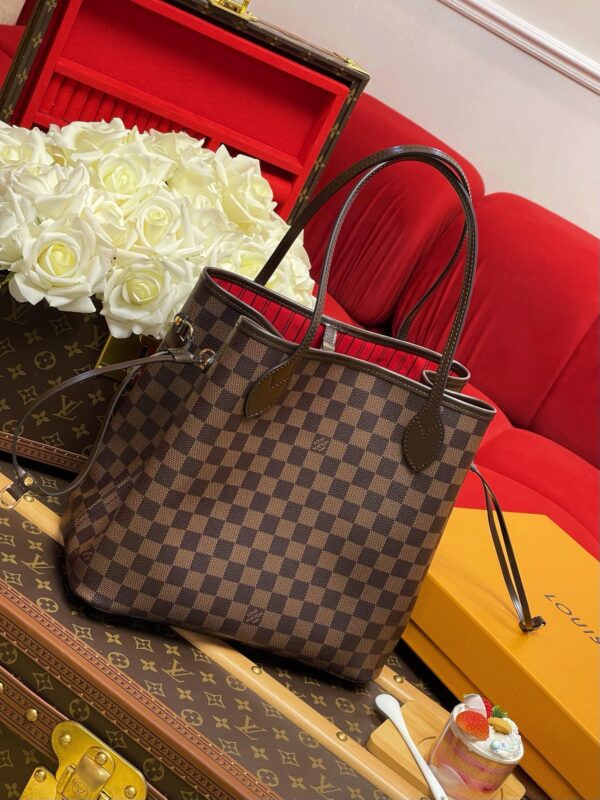 LV Neverfull MM - Image 4