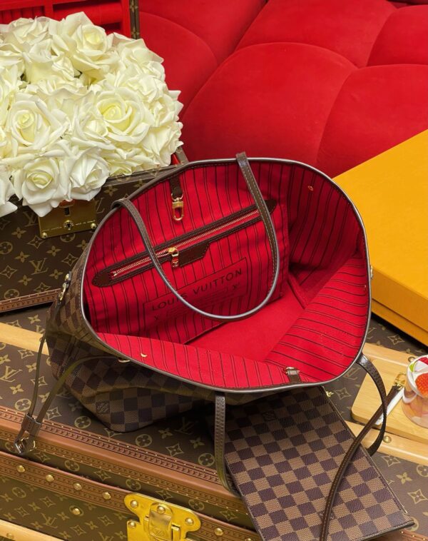 LV Neverfull MM - Image 9