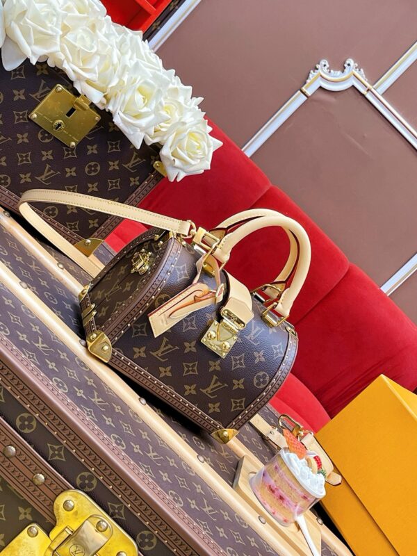 LV Speedy Trunk 20 Monogram - Image 3