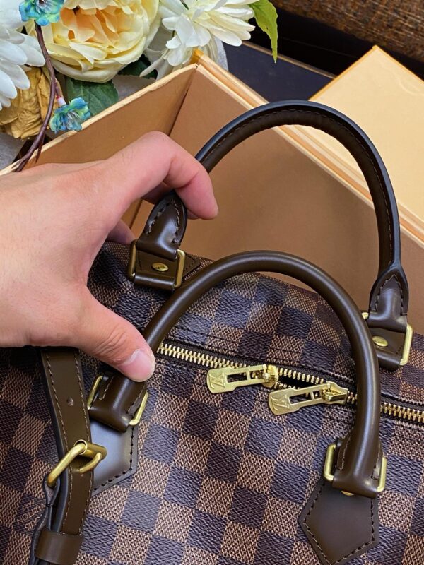 LV Speedy 30 - Image 4