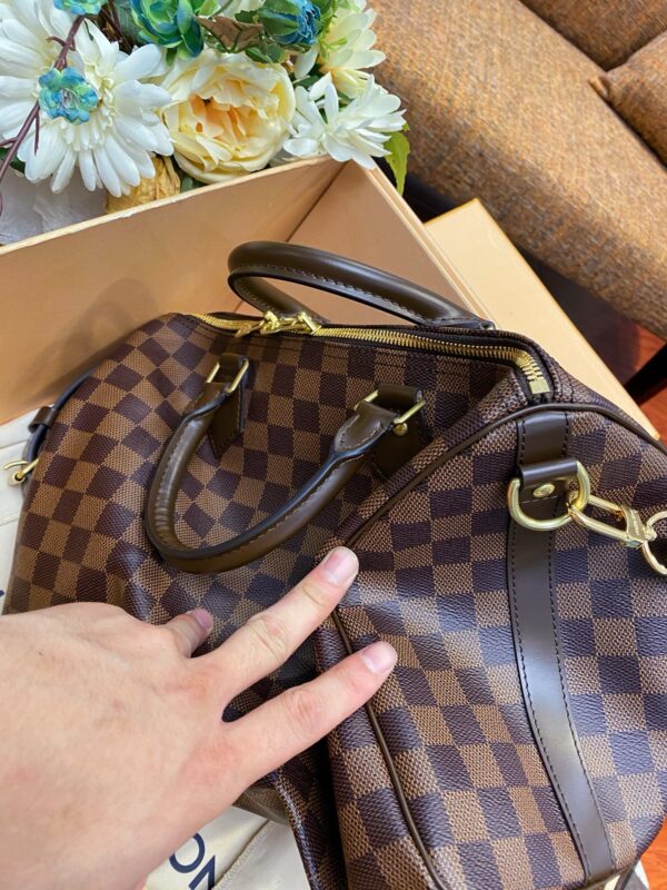 LV Speedy 30 - Image 5