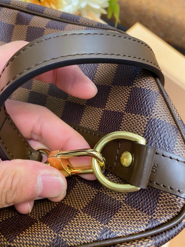 LV Speedy 30 - Image 10