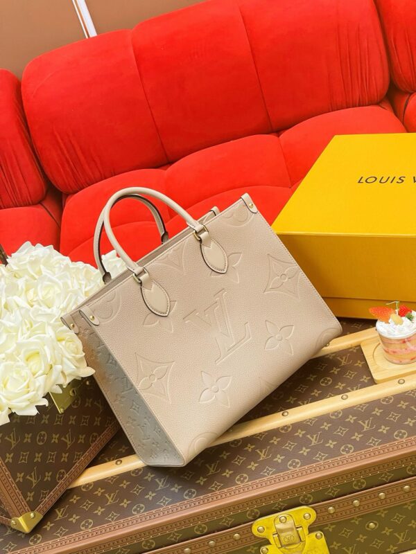 LV OnTheGo MM - Image 6