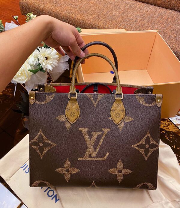 LV OnTheGo MM - Image 2