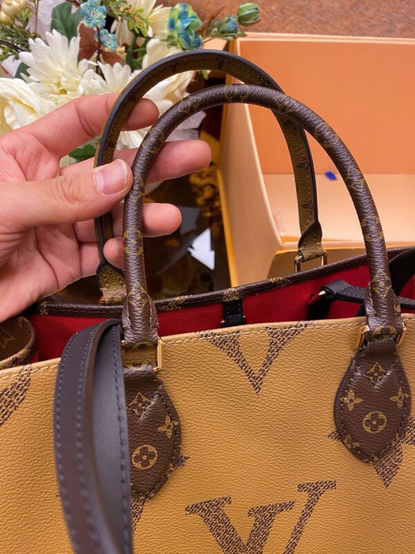 LV OnTheGo MM - Image 6