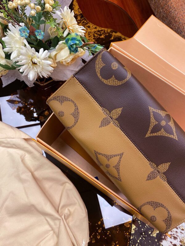 LV OnTheGo MM - Image 9