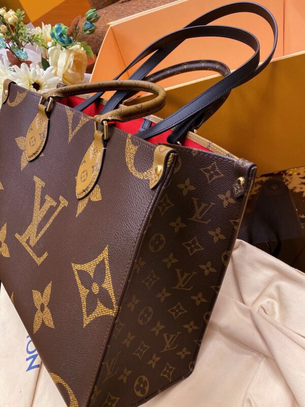 LV OnTheGo MM - Image 10