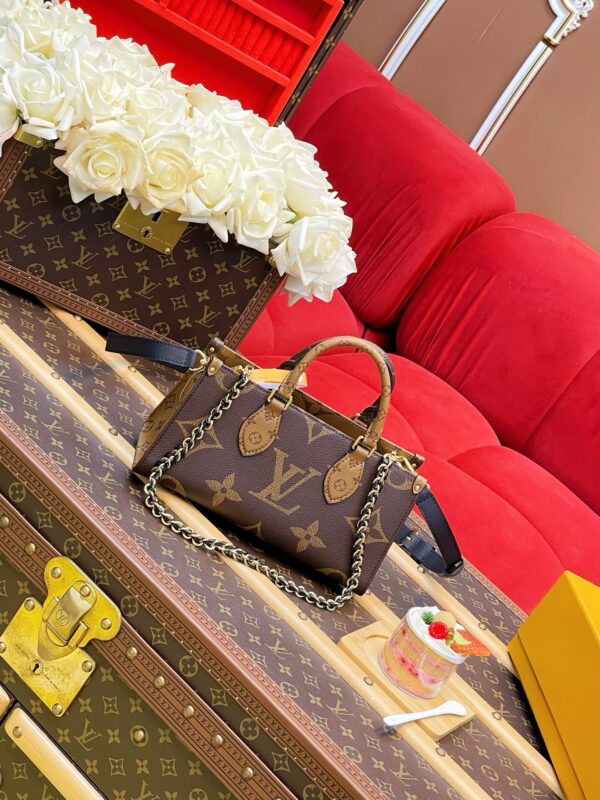 LV OnTheGo East West Chain - Image 2
