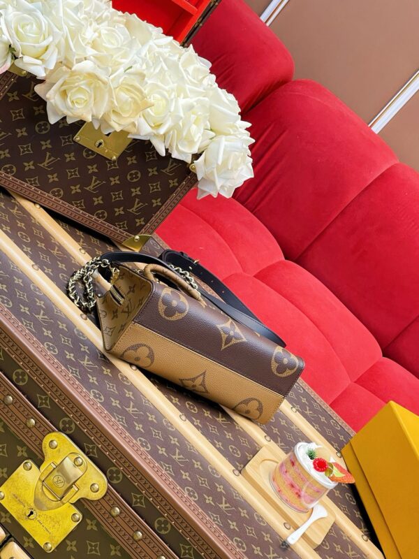 LV OnTheGo East West Chain - Image 8