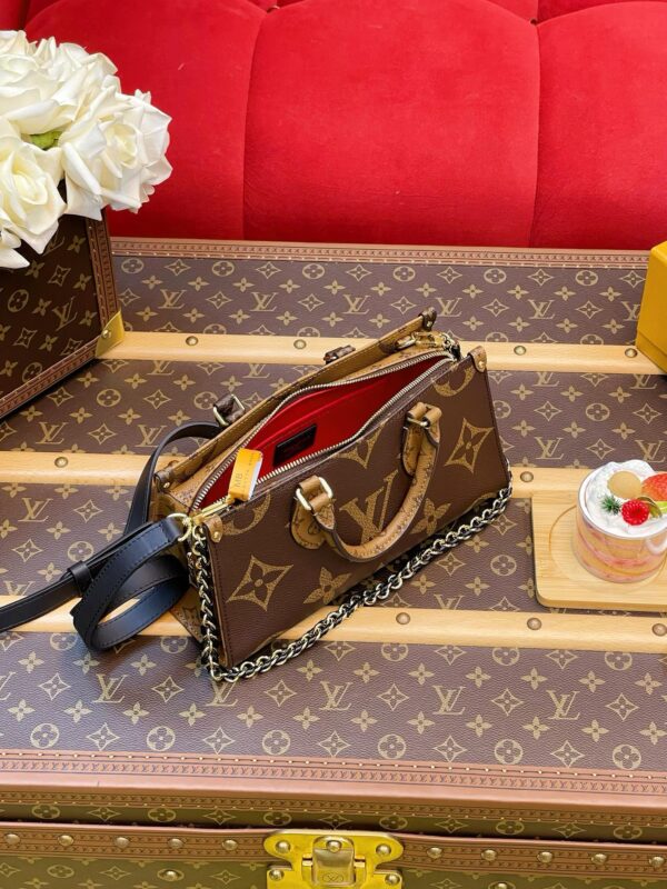 LV OnTheGo East West Chain - Image 9