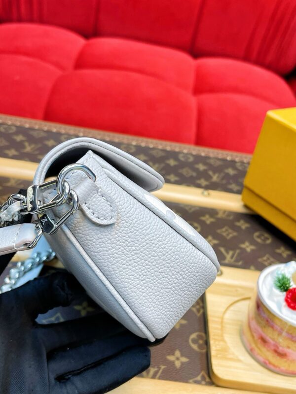 LV Wallet on Chain Ivy - Image 6