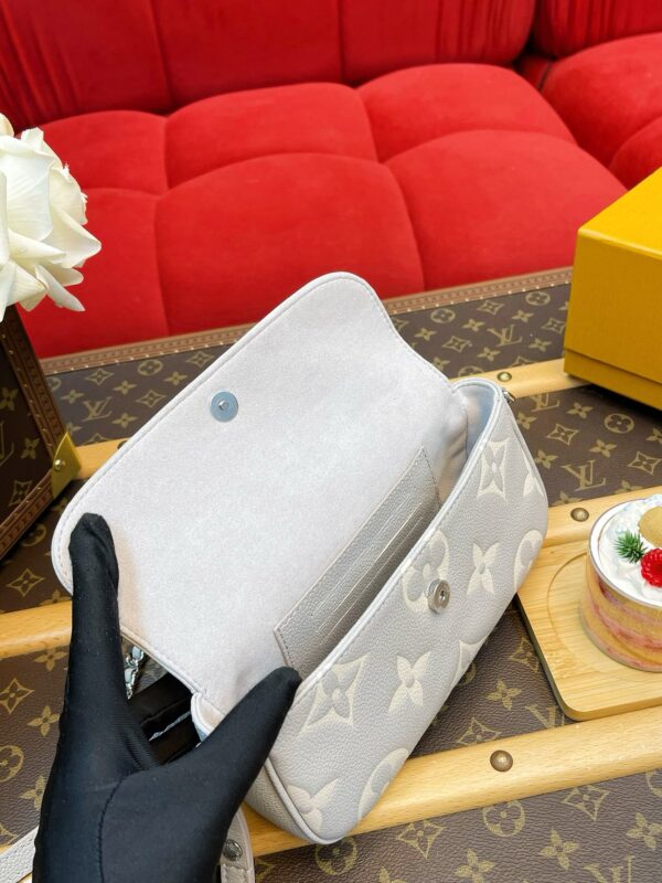 LV Wallet on Chain Ivy - Image 7