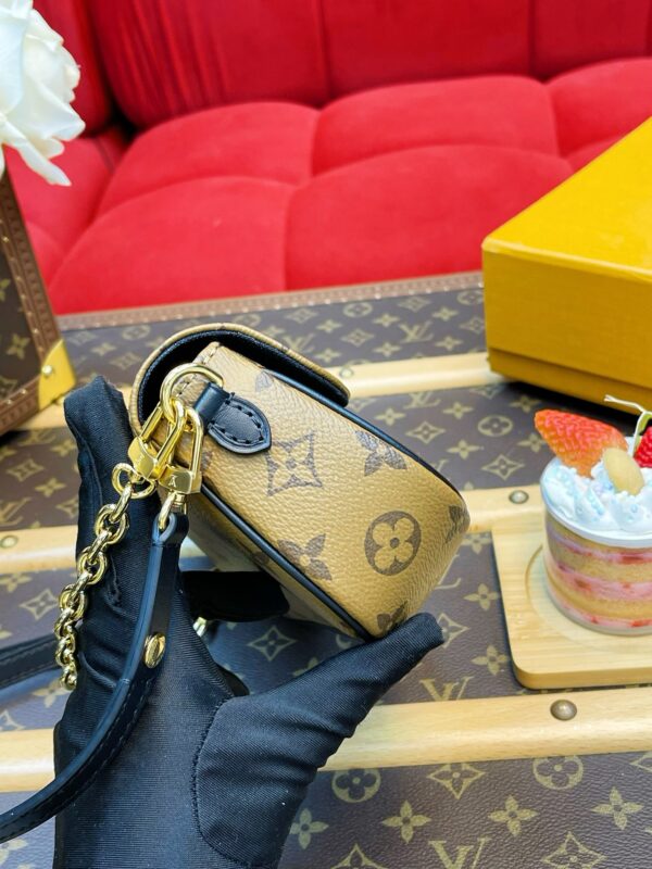 LV Wallet on Chain Ivy - Image 9