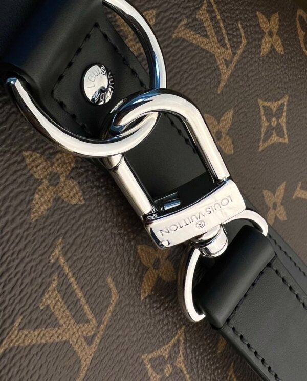 LV Keepall Bandoulière 45 - Image 10