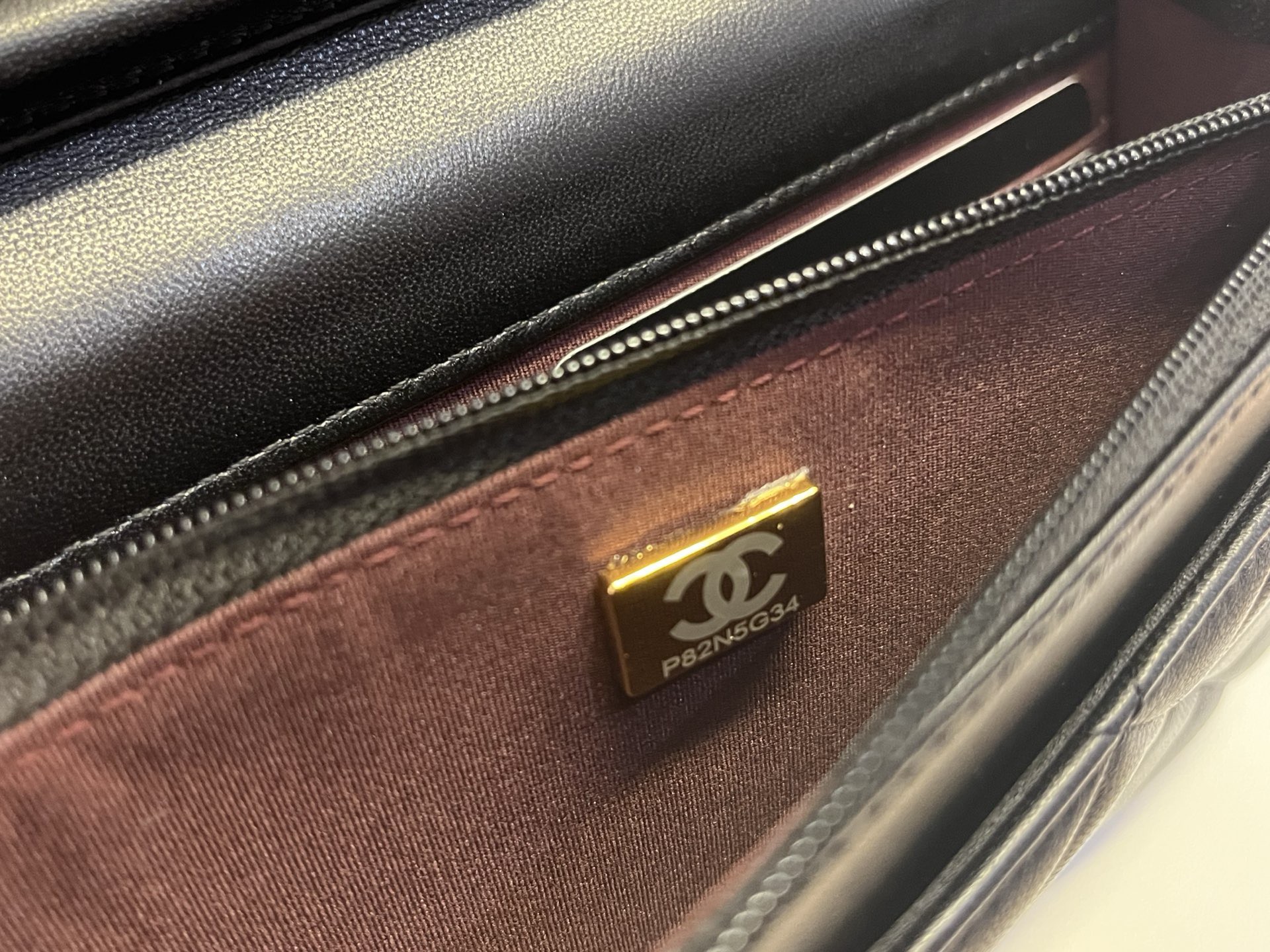 Chanel Classic Wallet on Chain - Image 10