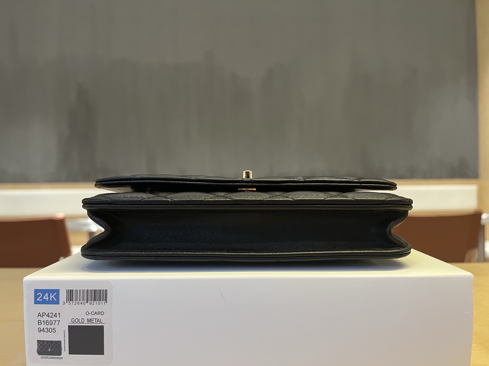 Chanel Classic Wallet on Chain - Image 6