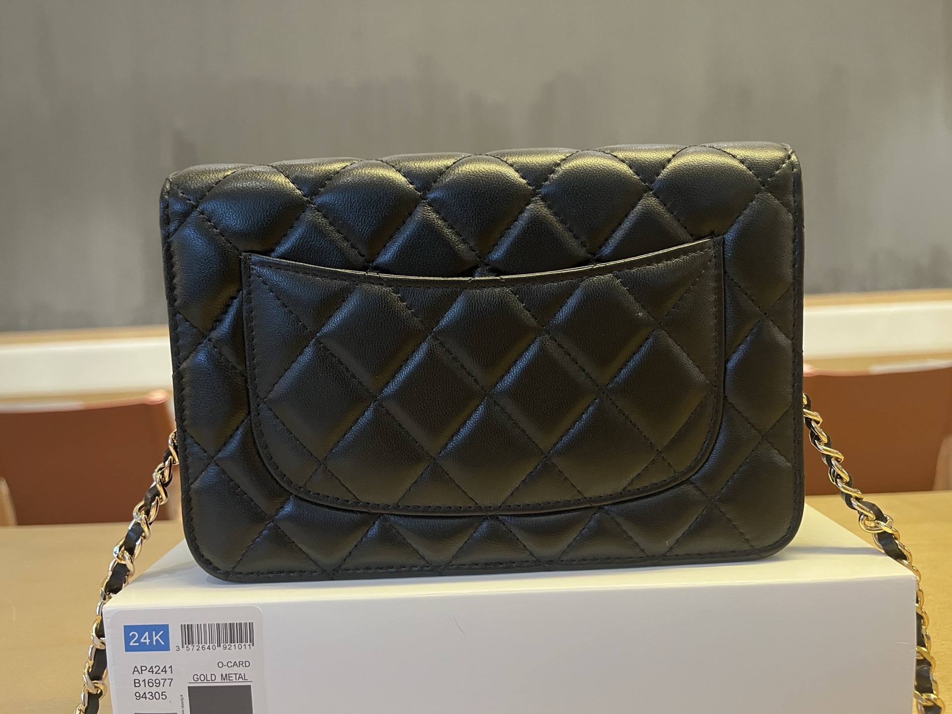 Chanel Classic Wallet on Chain - Image 4